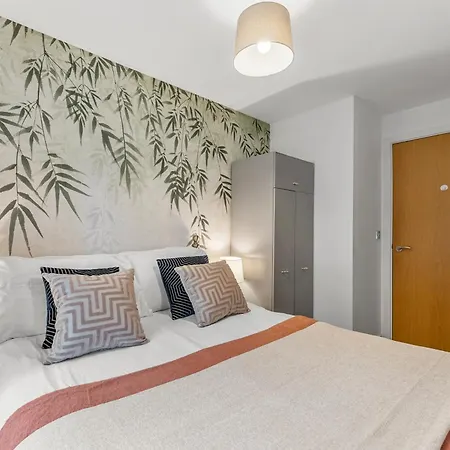 Appartement Chic York Getaway - Pool Table - Free Street Parking York