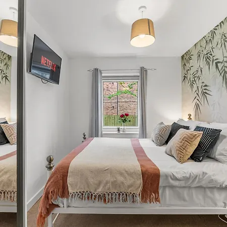 Daire Chic Getaway - Pool Table - Free Street Parking York