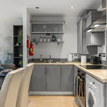 Chic York Getaway - Pool Table - Free Street Parking Appartement York