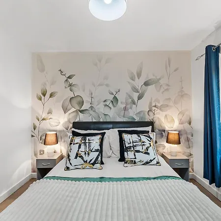 Chic York Getaway - Pool Table - Free Street Parking * York